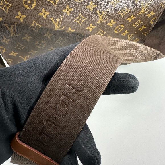 Louis Vuitton Monogram Canvas Messenger Bag Shoulder Bag - Picture 11 of 16